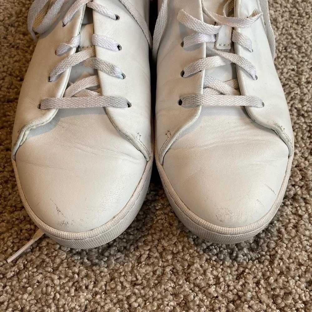Clarks white tennis shoes size 8.5
